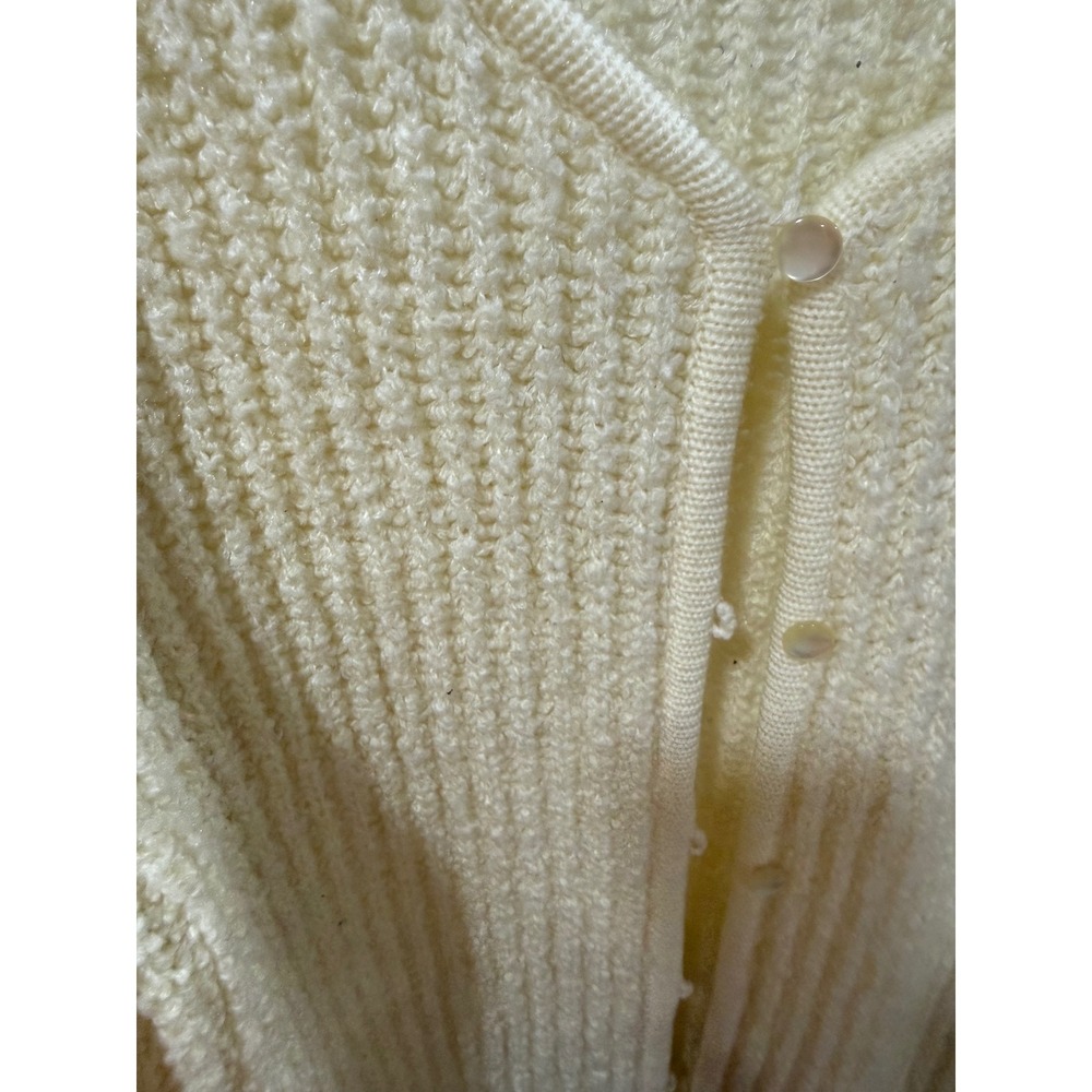 Grandmacore Cottagecore Vintage Cardigan Sweater Cream Size Medium - Picture 3 of 4